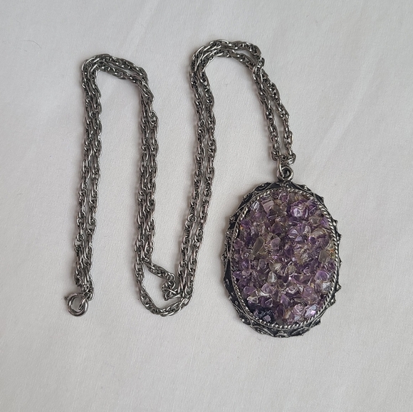 SALE!! Vintage Amethyst Silver Tone Pendant With Chain - Picture 4 of 4